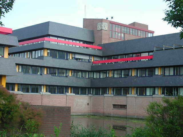 Woont Pinokkio tegenwoordig in Hoorn? Woont Pinokkio tegenwoordig in Hoorn?