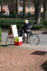 Buurtbewoners halen posters Buurtbewoners halen posters